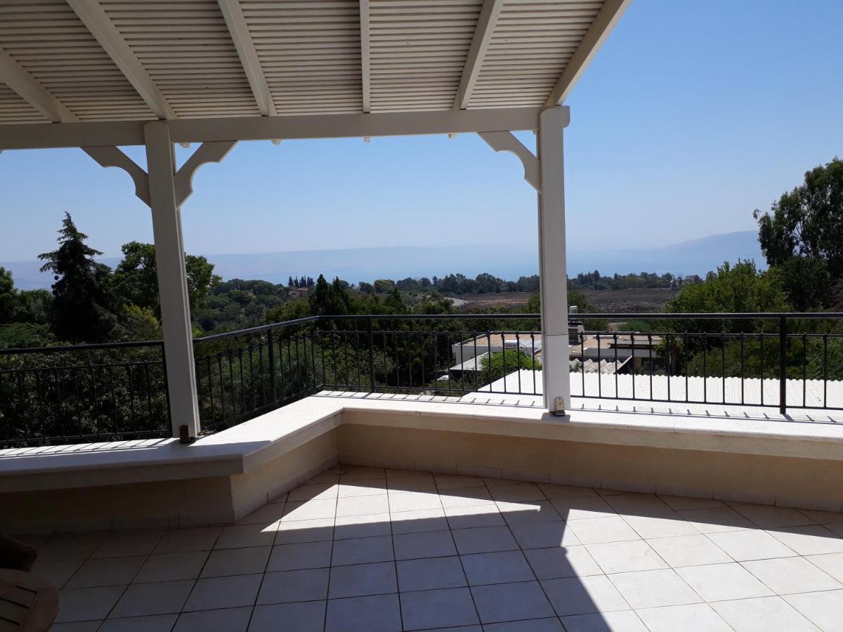 למרפסת La Balcona Apartment Chorazim Екстериор снимка