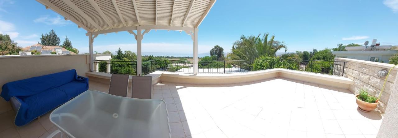 למרפסת La Balcona Apartment Chorazim Екстериор снимка